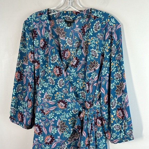 Torrid Floral Blue Georgette Wrap Tunic Blouse Size 0 - Picture 4 of 16